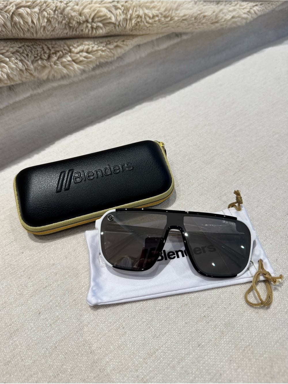 Blenders Shield Sunglasses in Black